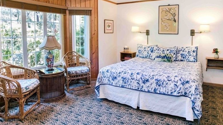 <b>Kilauea Lodge Room</b>
