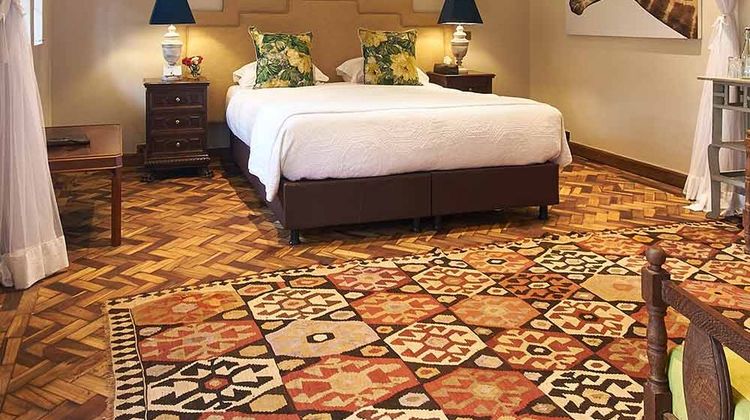 Giraffe Manor Room