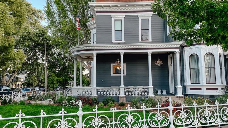 <b>McClelland-Priest Bed & Breakfast Inn Exterior</b>