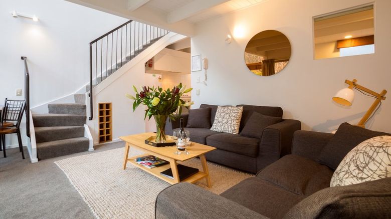 <b>Cranbury Court Suite</b>