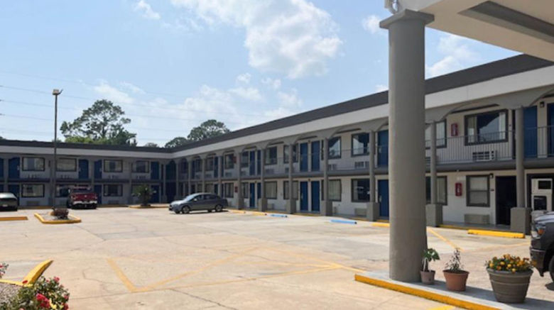 <b>Studio 6 Suites Opelousas, LA Exterior</b> <b>Studio 6 Suites Opelousas, LA Exterior</b>
