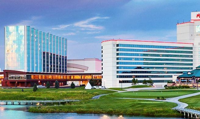 Mystic Lake Casino Hotel Exterior