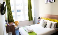 Surtees Hotel