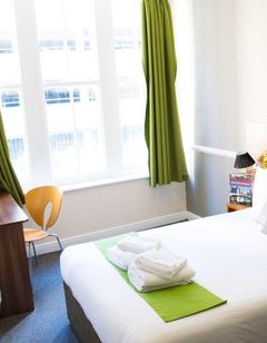 Surtees Hotel