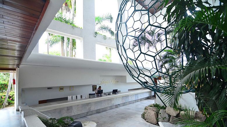 <b>Hotel Ixtapa Palace Resort & Spa Lobby</b>