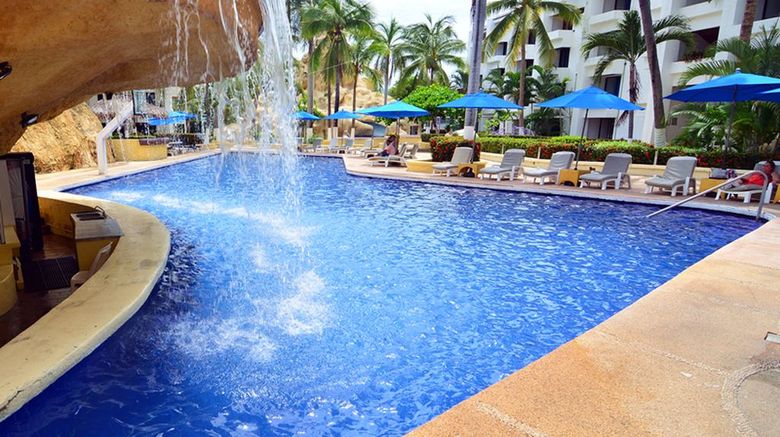 <b>Hotel Ixtapa Palace Resort & Spa Pool</b>
