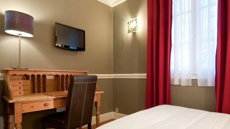 Hotel Claude Bernard Room