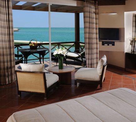 Al Bander Hotel & Resort Suite