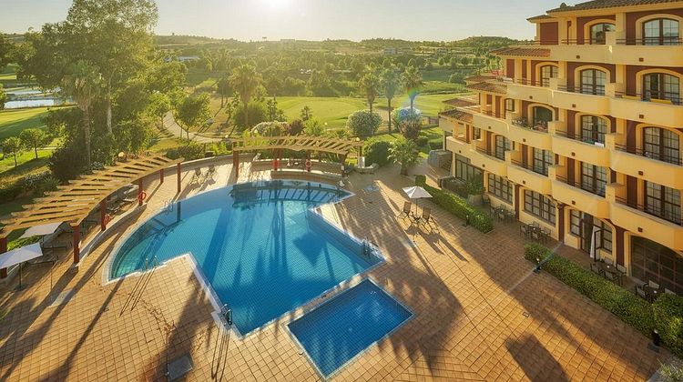 Hotel Ilunion Golf Badajoz Pool