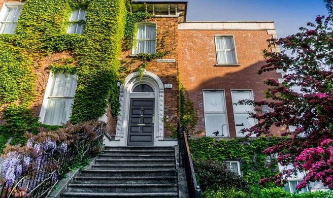 Butlers Townhouse Exterior