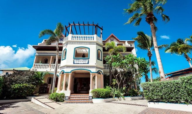 Le Petit Hotel Exterior