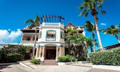 Le Petit Hotel