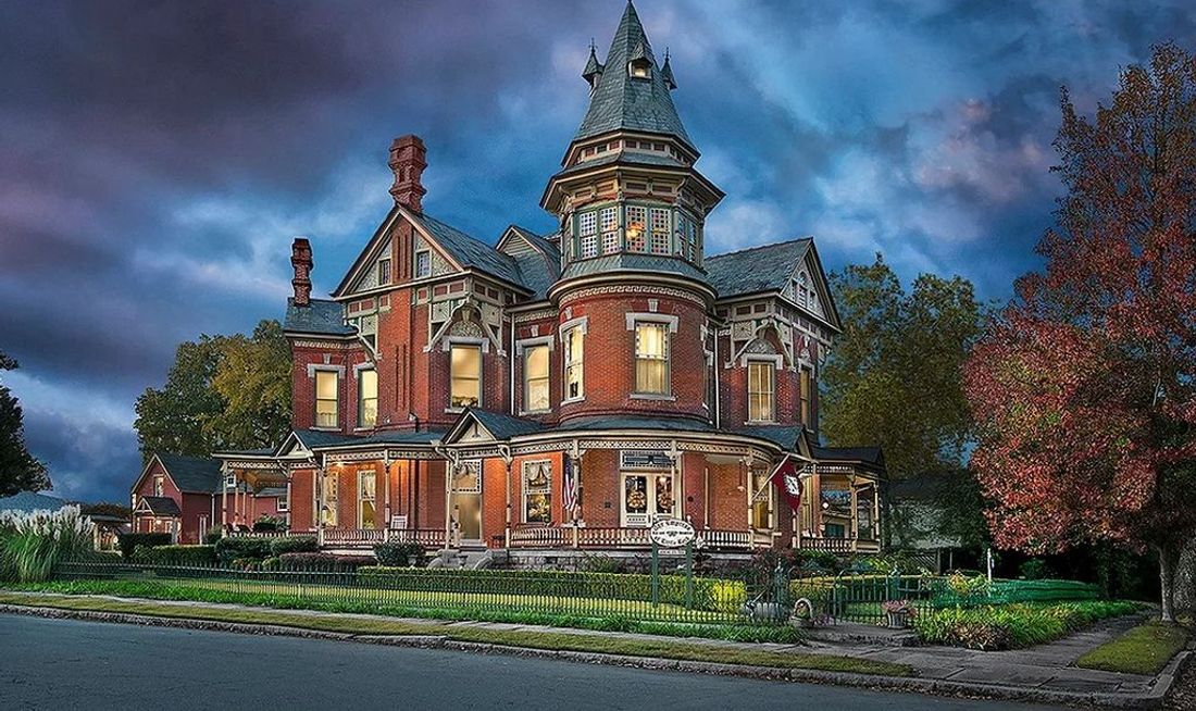 The Empress of Little Rock Exterior