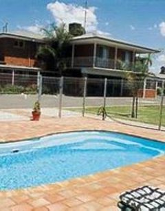 Centrepoint Motel