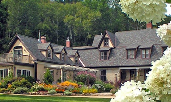 The Notchland Inn Exterior