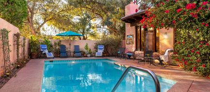 Adobe Rose Inn Exterior