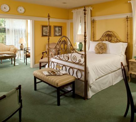 Fairview Inn Room