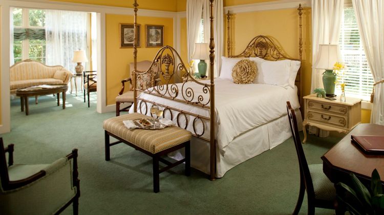 Fairview Inn Room