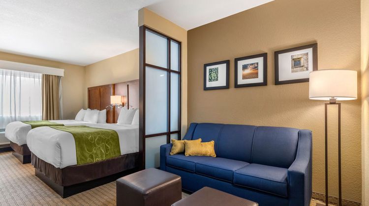 Comfort Suites Airport North Suite