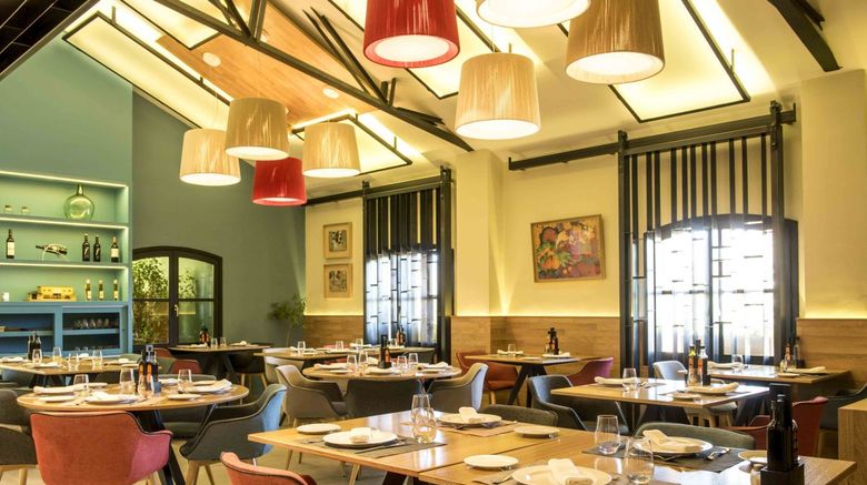 <b>Hotel L'Estacio Restaurant</b>