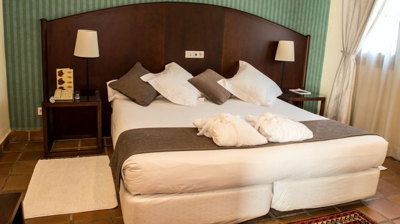 <b>Hotel L'Estacio Room</b>