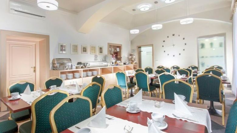 <b>Hotel Lunik Restaurant</b>
