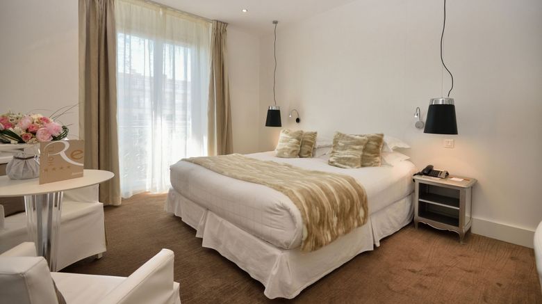 Hotel Renoir Room
