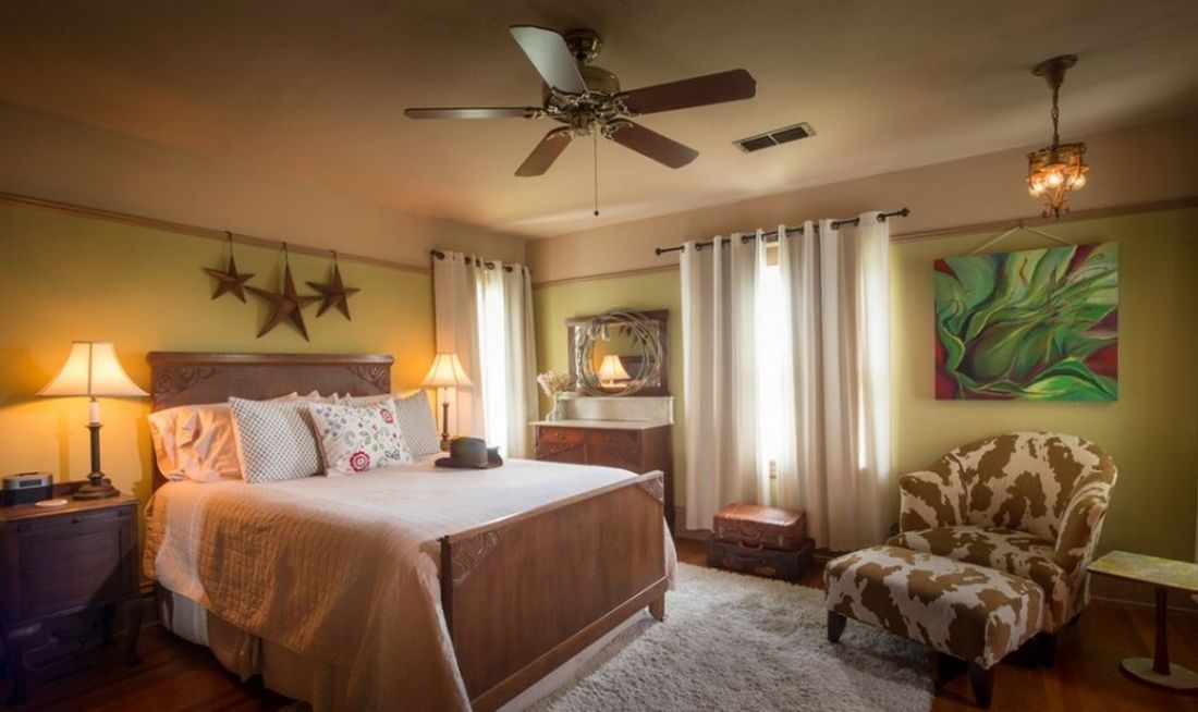 The Texas White House Bed & Breakfast Room