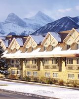 Canmore Inn & Suites