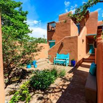 Zona Rosa Suites