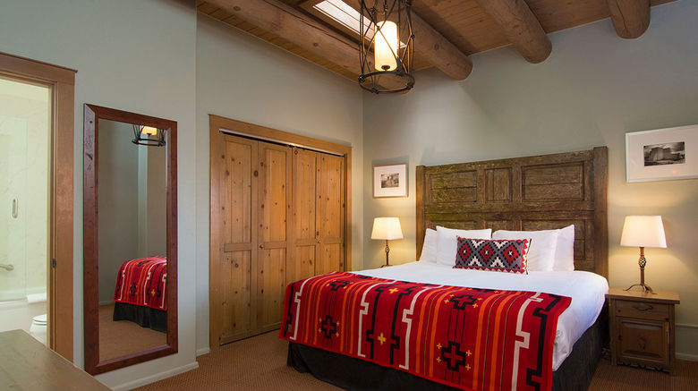 <b>Zona Rosa Suites Room</b>
