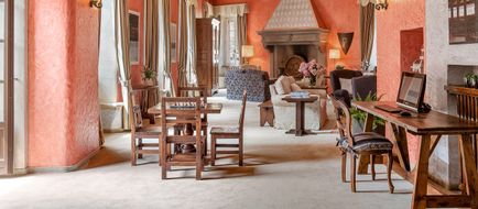 Hotel Pironi Lobby