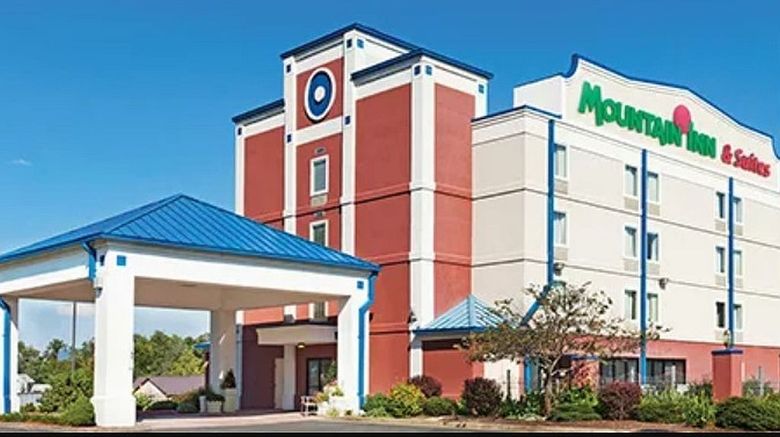 <b>Mountain Inn & Suites Exterior</b>