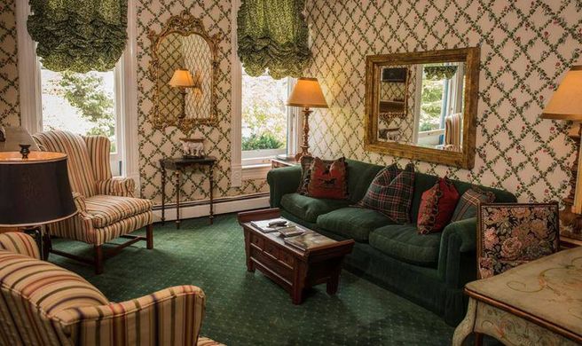 The Residence Hotel Lobby