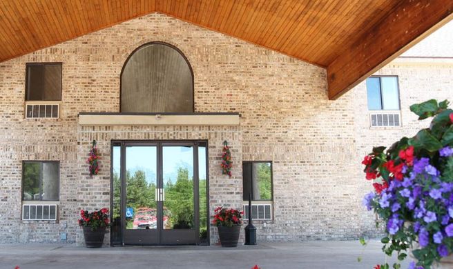 All Seasons Resort Exterior
