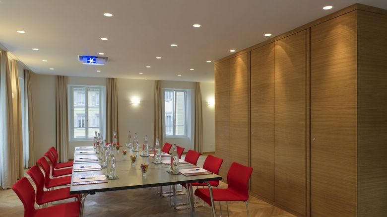 <b>Hotel Saratz Meeting</b>