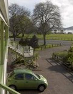 Ledwich Lodge Motel