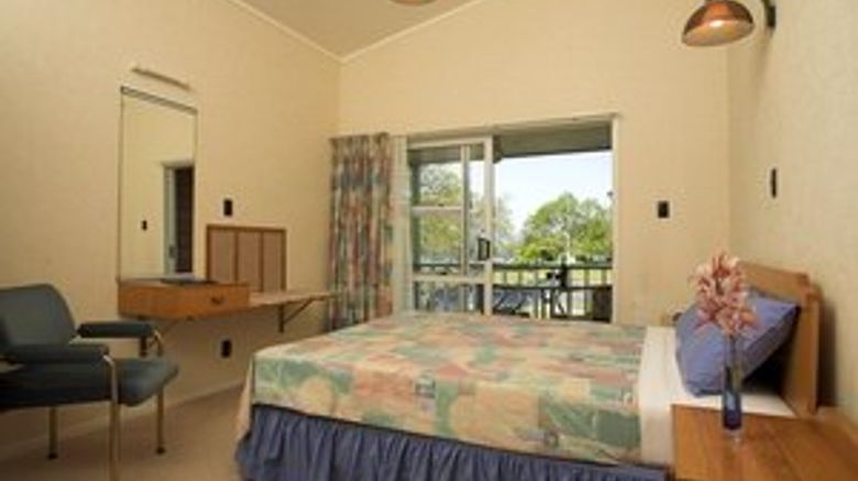 <b>Ledwich Lodge Motel Room</b>
