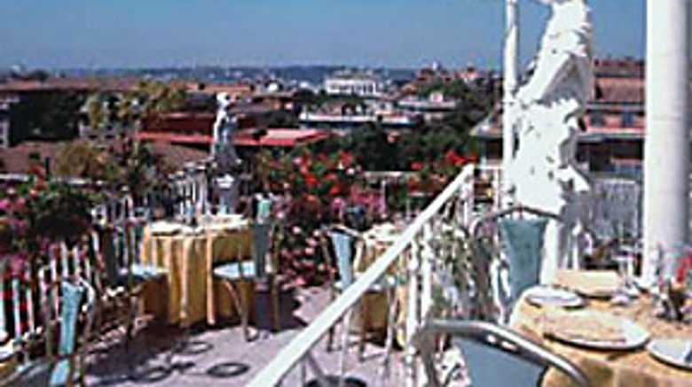 <b>Romulus Hotel Restaurant</b>