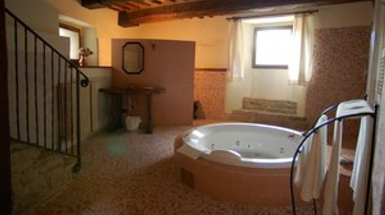 <b>Castello di Petroia Suite</b>