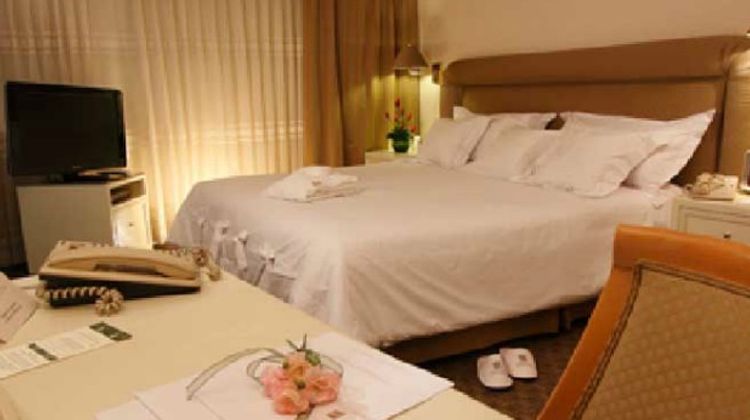 Suites Del Bosque Room