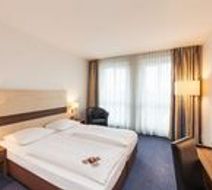 Novum Hotel Mariella Airport Cologne Room