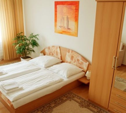 Hotel Olympia Room