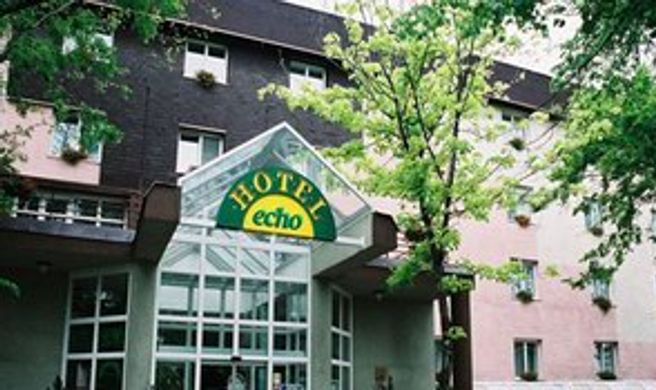 Hotel Echo Exterior