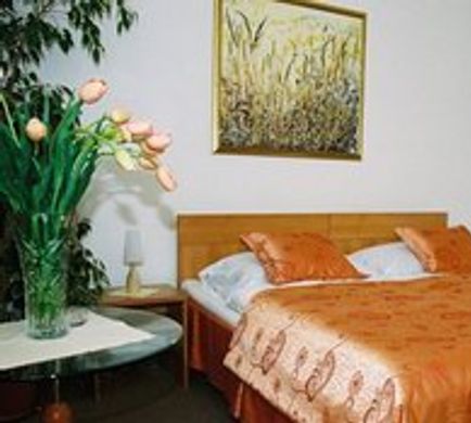 Hotel Echo Room
