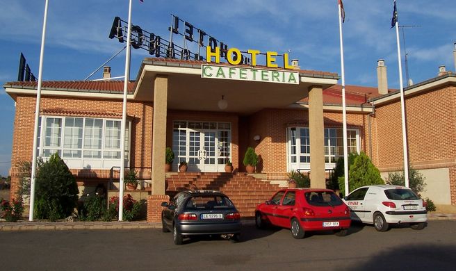 Hotel Tudanca Benavente Exterior