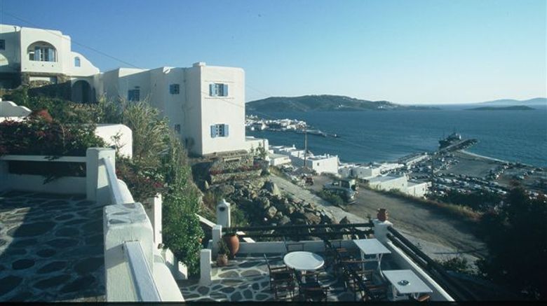 <b>Madalena Hotel Exterior</b>