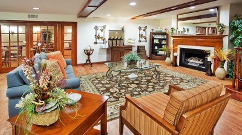 <b>Country Inn & Suites Kingsland Lobby</b>