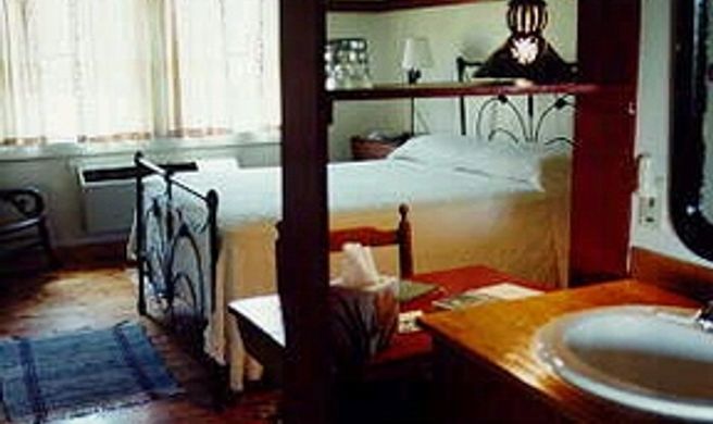 Inn at Cedar Falls Room