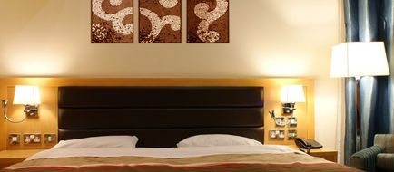 Cromwell Crown Hotel Suite
